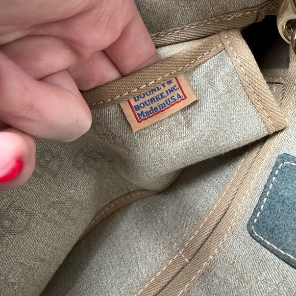 Dooney & Bourke Vintage Beige Canvas Handbag with Black Accents - Picture 7 of 9